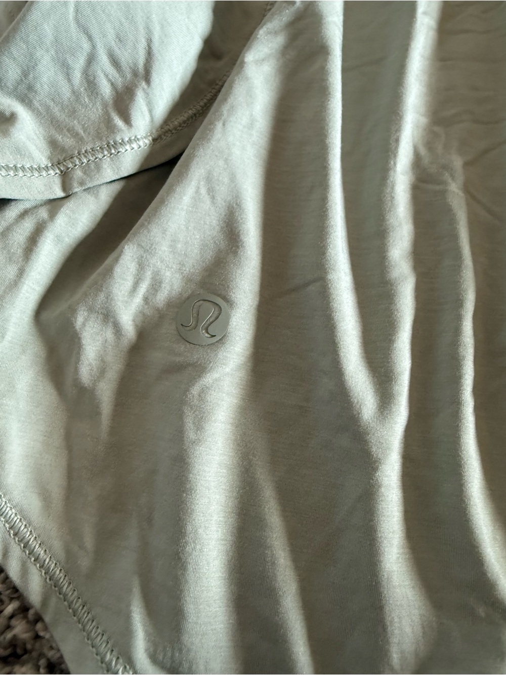 Women’s Lightweight Long-Sleeve Top & Shorts Loungewear Set in Sage LuluLemon - Picture 6 of 8